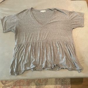 Womens v-neck flowy T-shirt